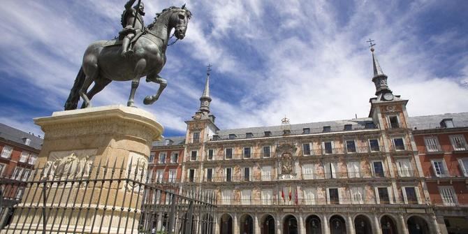 El Plan Director de la Plaza Mayor es una herramienta de gestión que, a través del análisis pormenorizado de su historia y de su situación actual, propone líneas de actuación para garantizar su protección, conservación y sostenibilidad futura.