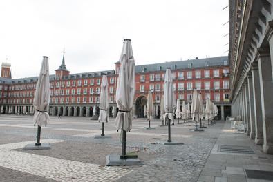 Hostelería y pequeño comercio pagan la crisis