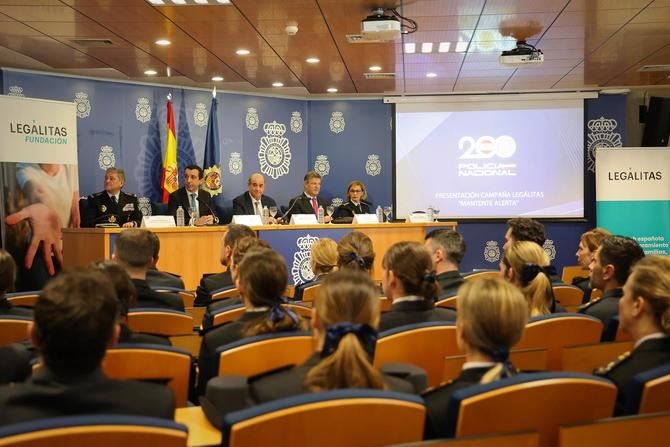 'Mantente alerta. Ayúdanos a protegerte' es una iniciativa de la Fundación Legálitas y la Policía Nacional, que pretende informar a la ciudadanía sobre las ciberestafas más comunes a las que se pueden enfrentar mientras hacen uso de la tecnología.