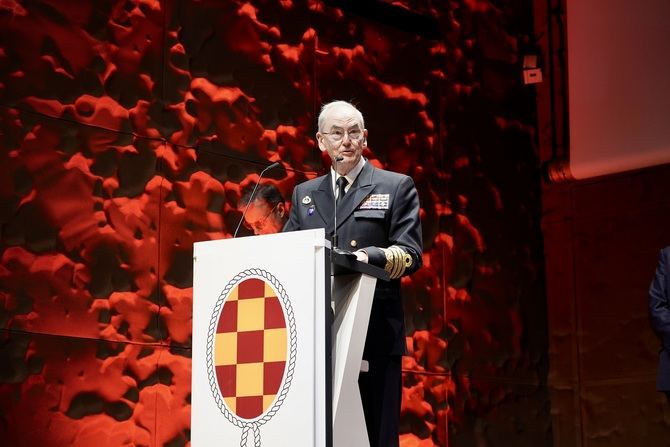 El JEMAD agradeció este reconocimiento que 'es fruto de la disposición permanente de las Fuerzas Armadas para defender a España'.