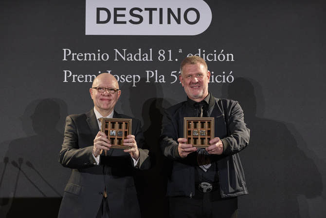 El jurado del Premio Nadal proclama a Jorge Fernández Díaz como ganador de su 81 edición, por su novela 'El secreto de Marcial', en una velada en el que se ha dado también a conocer al vencedor de la 57 edición del Premio Josep Pla de prosa en catalán, David Bueno, por su obra 'L'art de ser humans'.