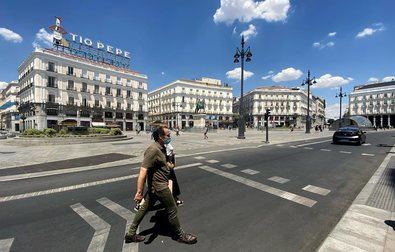 La Puerta del Sol se cierra al tr&#225;fico