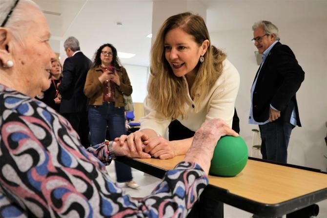 Mejora de la climatizacion, renovacion de ascensores y ventanas, instalacion de placas solares y rehabilitacion de edificios entre las principales actuaciones en marcha.