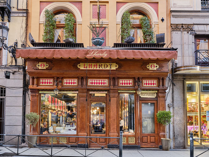 El Papa León XIV ha degustado en la cena celebrada este domingo en el Palacio Episcopal de Madrid un menú, servido por el restaurante centenario Lhardy, en el que se mostró la riqueza y diversidad del patrimonio gastronómico español.