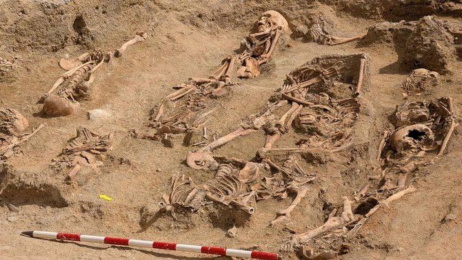 Los expertos han indicado que los restos exhumados corresponderían al siglo XIX, en el marco de la actividad del antiguo Cementerio General del Norte, en funcionamiento entre los años 1809 y 1884.