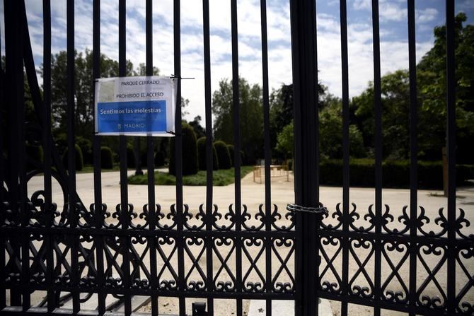 Los parques y jardines de Madrid permanecerán cerrados al menos hasta el 9 de mayo.