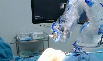 Ruber Juan Bravo incorpora el robot ROSA