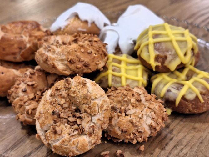 Las rosquillas se comercializarán en cinco variedades: 'Listas', 'las más demandadas', con casi el 50% del consumo; 'Tontas', 'Santa Clara' y 'Jubilar', que reúnen el 40% del total; y 'Francesas', que representan el 10% del consumo.