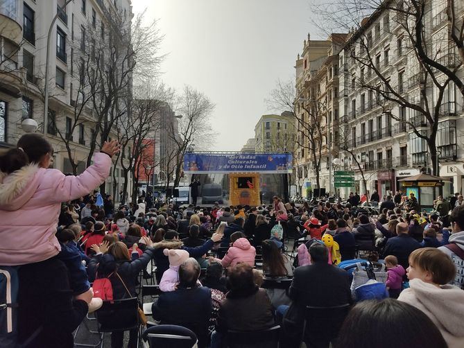 La primavera llega este fin de semana y el distrito de Salamanca ha querido recibirla con un encuentro artístico participativo, que culminará con un mural.
