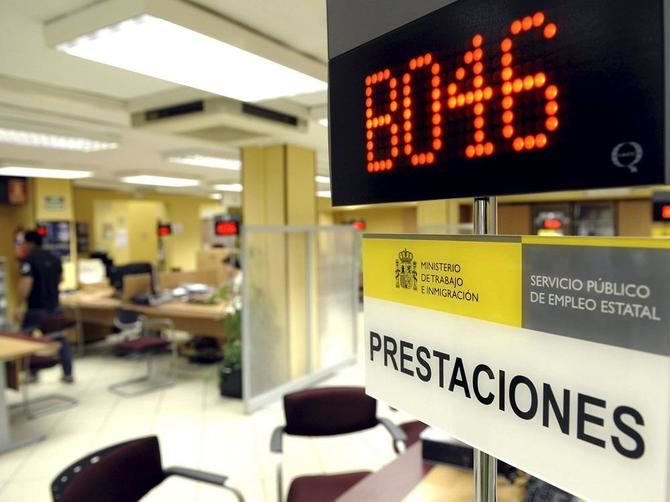 En términos interanuales, el aumento del desempleo en Madrid registra un repunte del 25,16% con respecto a noviembre del año pasado, con un total de 86.665 personas que pasan a formar parte de la lista del paro.