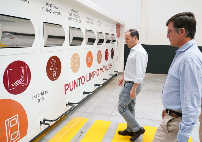 Se han habilitado tres instalaciones: dos en Villaverde y en San Blas-Canillejas, de 1.800 m² cada una; y la tercera en Fuencarral-El Pardo, de 350 m², destinada a la exposición y entrega de objetos revisados a través del servicio ReMAD.