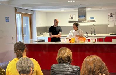 Vecinos del distrito de Tetuán aprendieron a elaborar esta receta en un taller de repostería, celebrado el pasado 28 de octubre, en el Centro Cultural Eduardo Úrculo.