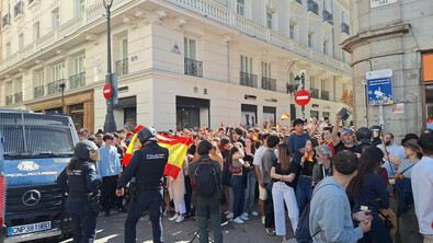 Jornada de tensiones, en la Puerta del Sol