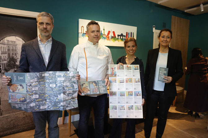 La concejala delegada de Turismo, Almudena Maíllo, acompañada de la concejala de Arganzuela, Lola Navarro, ha presentado hoy el mapa ‘Todo Madrid para comérselo’, una guía con una selección de 15 direcciones imprescindibles.