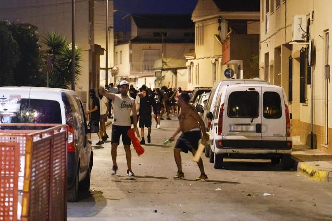 Varias organizaciones de la sociedad civil han convocado una concentración en Madrid para exigir una respuesta firme contra el racismo y la xenofobia tras incidentes en Torre Pacheco. Buscan rechazar la violencia de grupos de extrema derecha y piden acción inmediata de los poderes públicos para proteger la convivencia y la democracia.