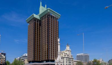 El proyecto de reforma de las Torres de Colón eliminará el "enchufe" verde añadido en los años 90. 