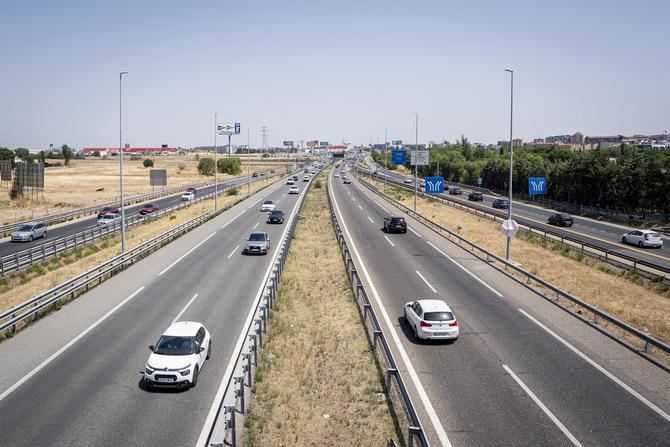 Según ha indicado este jueves la DGT, los agentes tráfico han controlado un total de 404.258 vehículos que circulaban por carretera efectuando 7.663 controles, en los que han denunciado a 7.983 conductores.