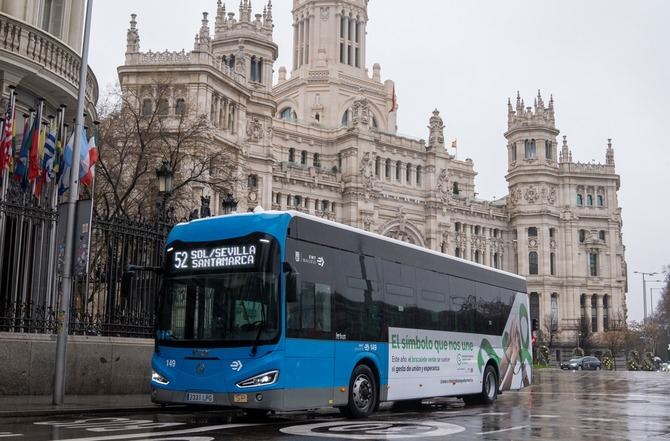 En diciembre de 2025, el transporte ferroviario de Media Distancia creció un 91,7%, alcanzando casi 3,4 millones de pasajeros. El uso del transporte público en España aumentó un 3,7% respecto al año anterior. Sin embargo, los desplazamientos aéreos y marítimos descendieron, mientras que el transporte urbano mostró incrementos variados.