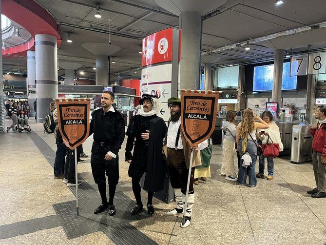 Da comienzo la XXIX temporada del Tren de Cervantes, una apuesta por el turismo cultural de Renfe Cercanías Madrid, en colaboración con el Ayuntamiento y la Universidad de Alcalá de Henares, que muestra la riqueza cultural de la ciudad complutense, Patrimonio de la Humanidad, a través de un viaje y una visita teatralizada.