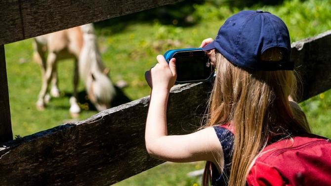 Se busca dar visibilidad al hecho de que cada viaje puede tener repercusión favorable para la sociedad si se realiza de manera consciente, gracias a un perfil de turista responsable, que valora a las personas que hacen posible su estancia, consume producto local y respeta la cultura y el entorno.