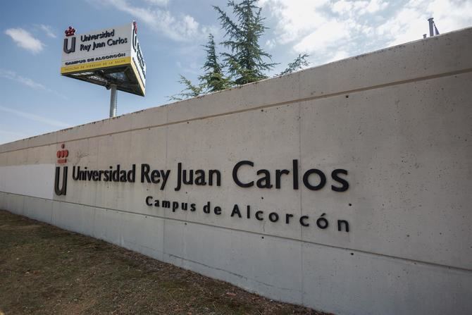 La votación trasladada al próximo martes 6 de mayo se convocó después de que ninguno de los dos candidatos a rector alcanzaran el 50% del voto el pasado 3 de abril. 