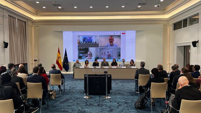 El secretario de Estado de Vivienda y Agenda Urbana, David Lucas, en la reunión del grupo de trabajo del Gobierno con las universidades públicas españolas para impulsar la creación de alojamientos para estudiantes.