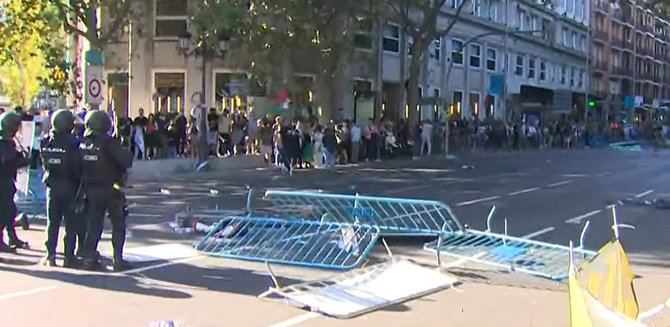 La organización de la Vuelta ciclista a España ha dado por cancelada la última etapa por las protestas propalestinas durante el recorrido previsto por el centro de Madrid.