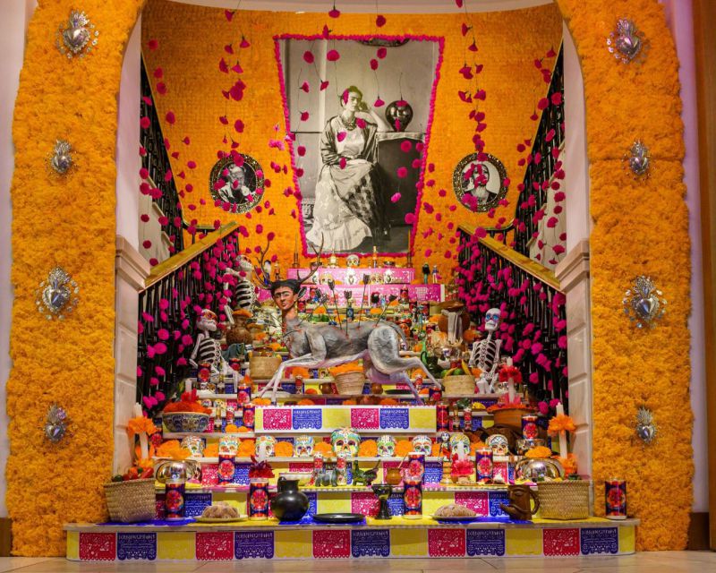 Altar de muertos Casa Mexico Frida Kahlo