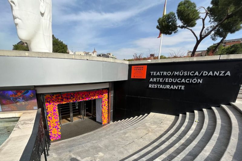 Teatro Fernan Gomez 'Reencuentros' Dia de Muertos