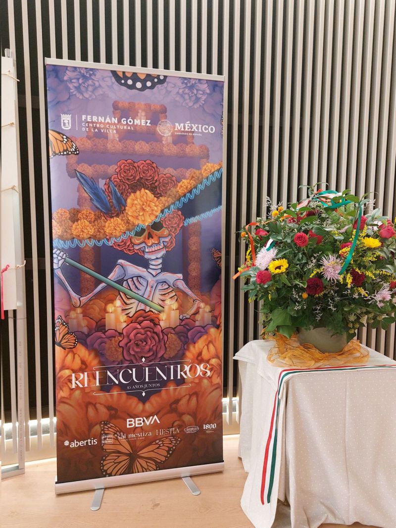 Teatro Fernan Gomez 'Reencuentros' Dia de Muertos