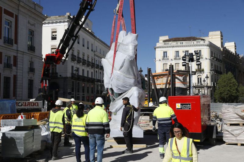 Nuevo emplazamiento de la estatua de Carlos III en la Puerta del Sol