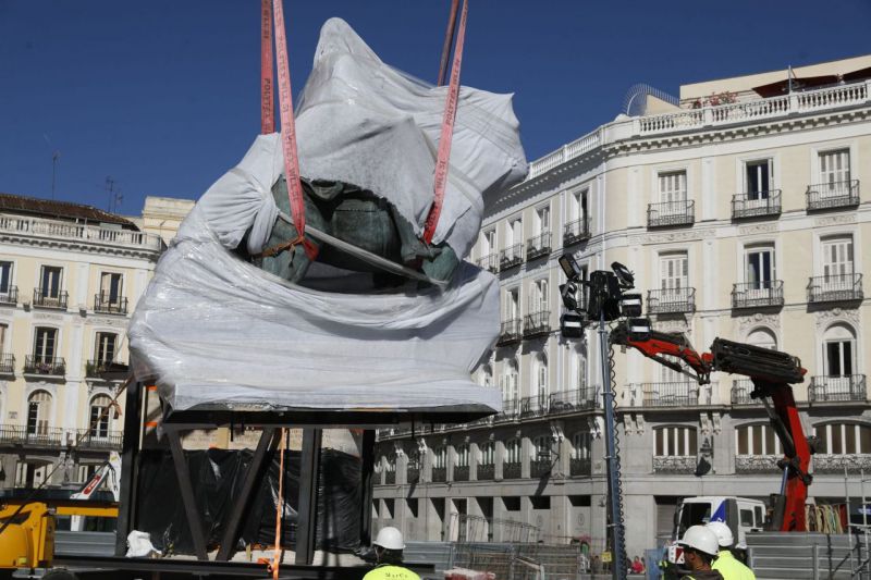 Nuevo emplazamiento de la estatua de Carlos III en la Puerta del Sol