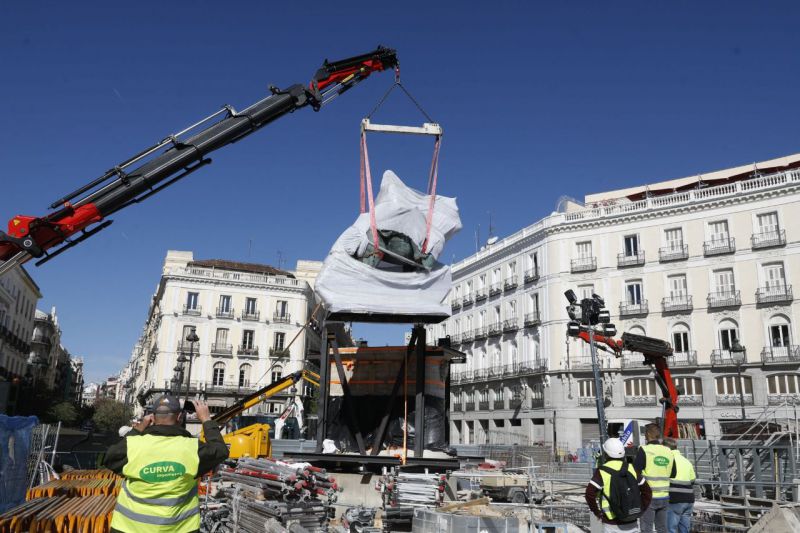 Nuevo emplazamiento de la estatua de Carlos III en la Puerta del Sol