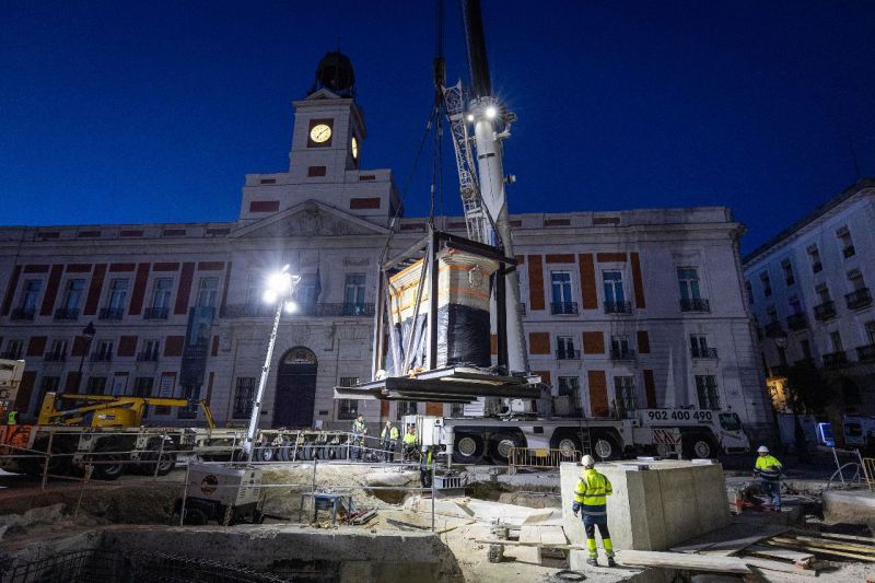 Nuevo emplazamiento de la estatua de Carlos III en la Puerta del Sol