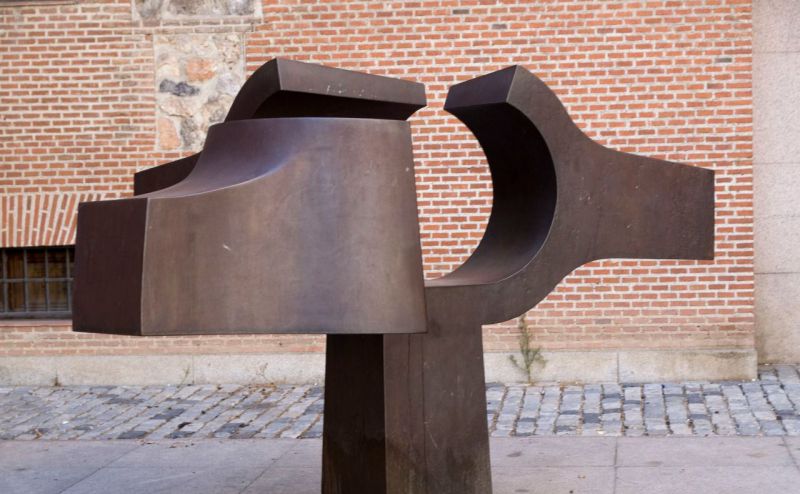 'Lugar de Encuentros II', Eduardo Chillida