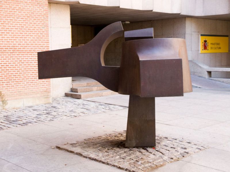 'Lugar de Encuentros II', Eduardo Chillida