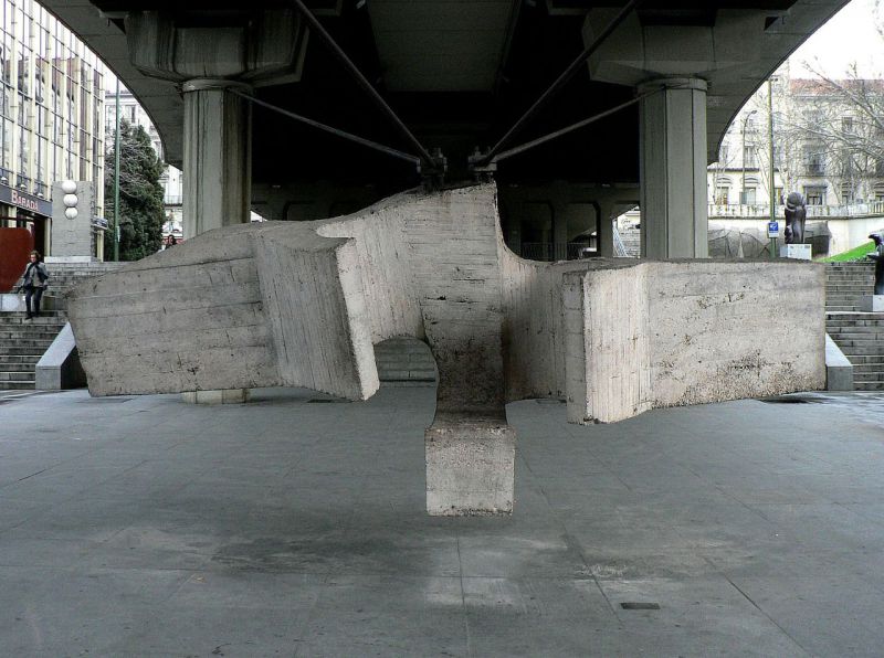 'Lugar de Encuentros III', La Sirena Varada, Eduardo Chillida 