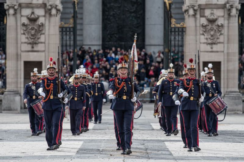 Cambio y Relevo Solemne de Guardia Palacio Real de Madrid