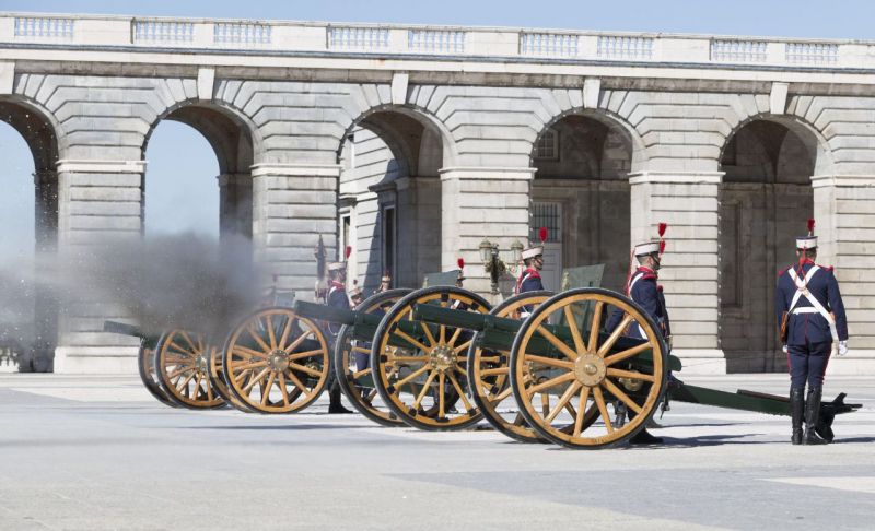 Cambio y Relevo Solemne de Guardia Palacio Real de Madrid