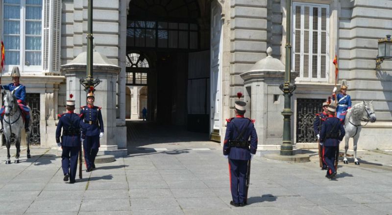 Cambio y Relevo Solemne de Guardia Palacio Real de Madrid