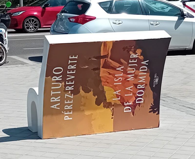 Campaña 'El libro que tienes en tu cabeza', en el distrito de Retiro