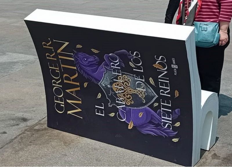 Campaña 'El libro que tienes en tu cabeza', en el distrito de Retiro