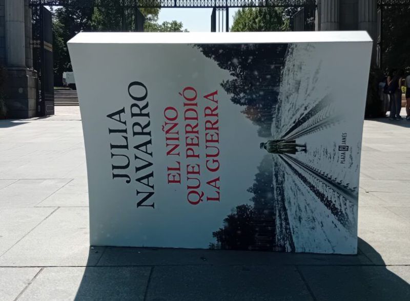 Campaña 'El libro que tienes en tu cabeza', en el distrito de Retiro