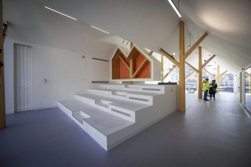 Centro cultural con biblioteca de Montecarmelo