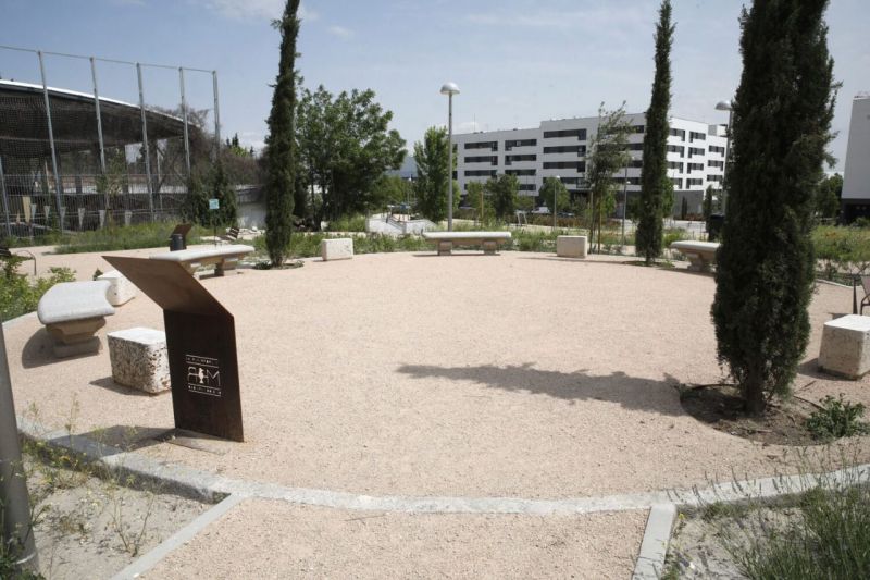 Barajas estrena un jardín con ecosistema mediterráneo