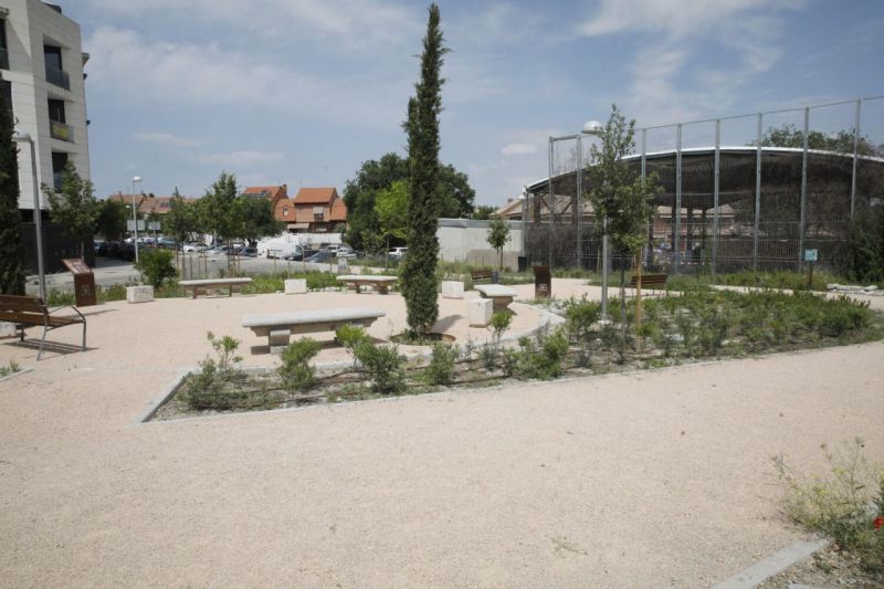 Barajas estrena un jardín con ecosistema mediterráneo