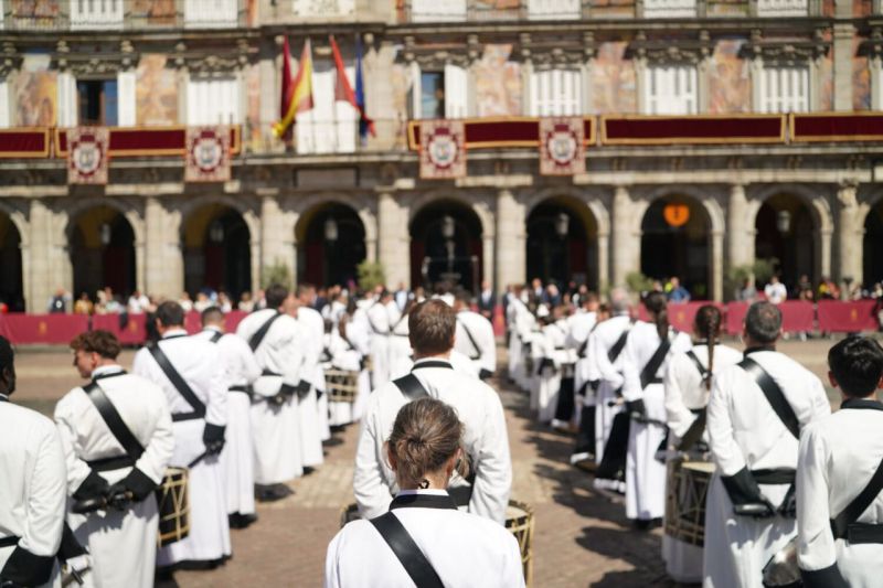 Domingo Santo tamborrada en la plaza Mayor