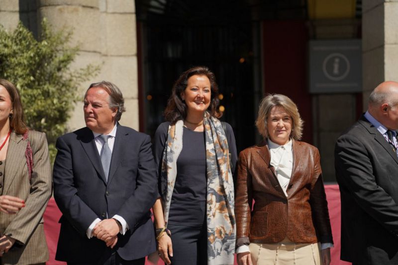 Domingo Santo tamborrada en la plaza Mayor