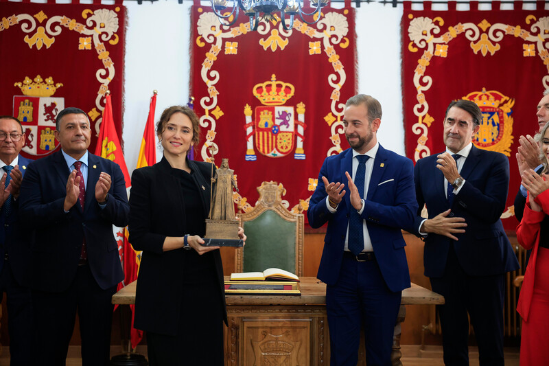 Díaz Ayuso investida en Madrigal de las Altas Torres (Ávila) 